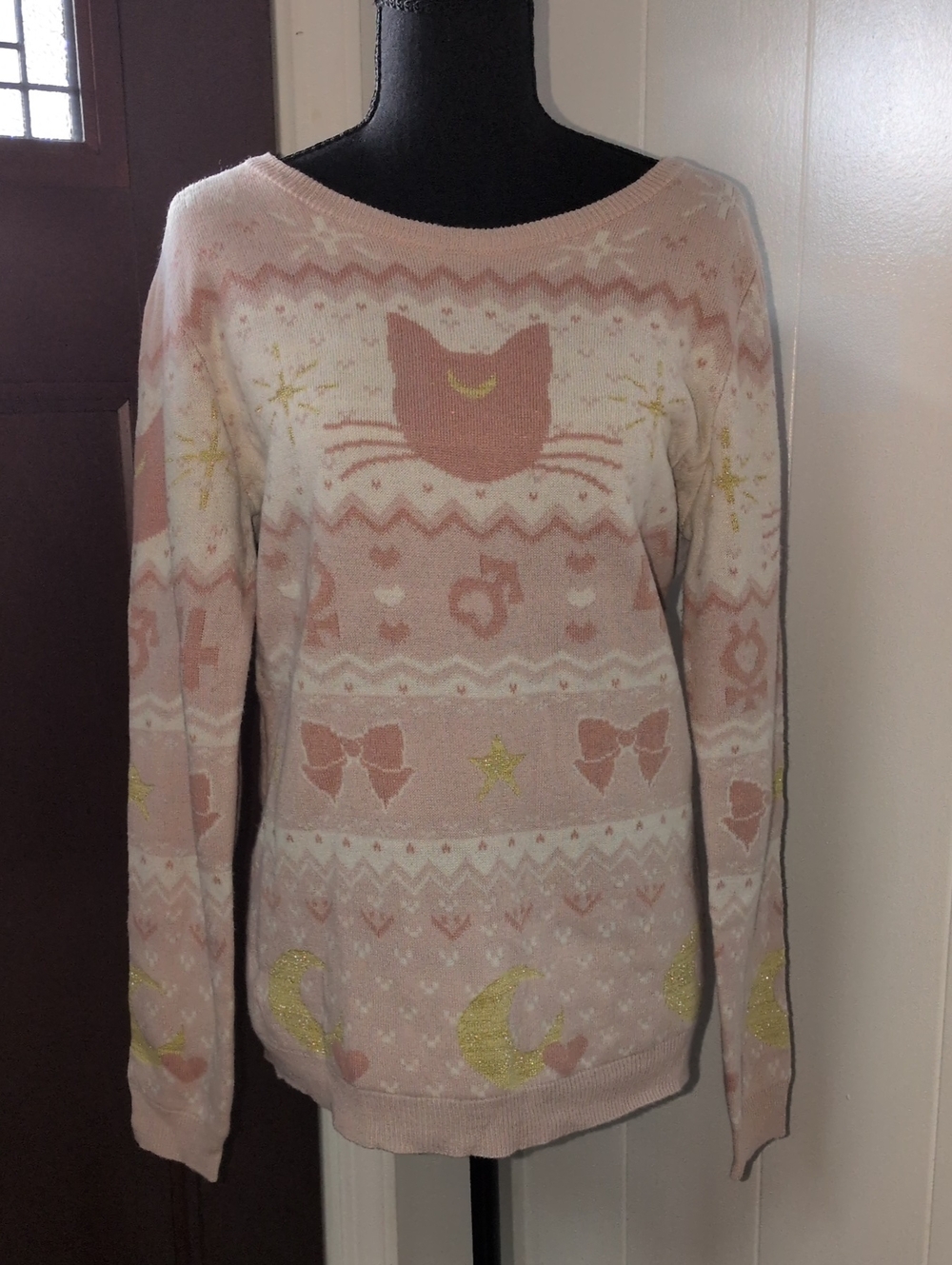 "Box Lunch" Women’s Sailor Moon Cat Motif Sweater Size Large.